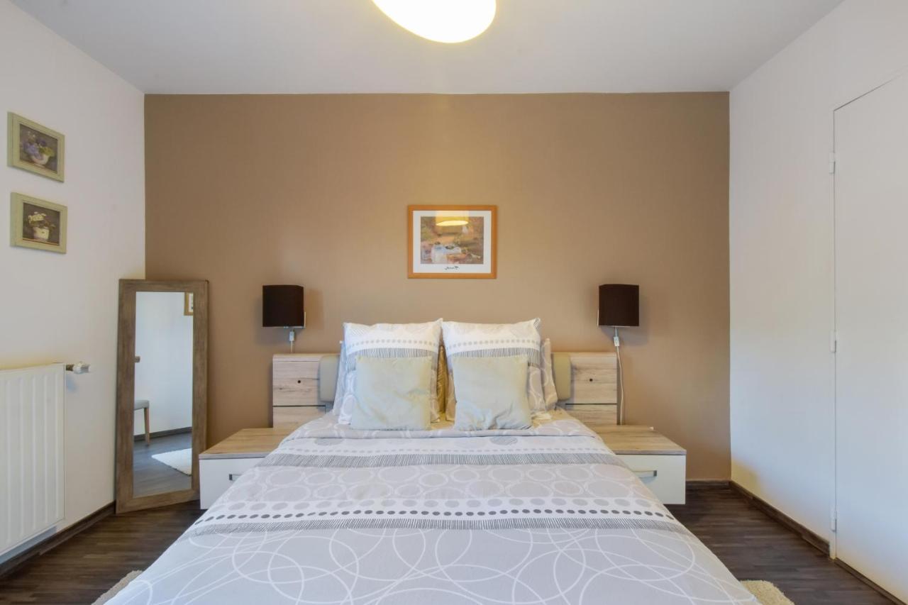 Jasmin Apartment รูออง ภายนอก รูปภาพ