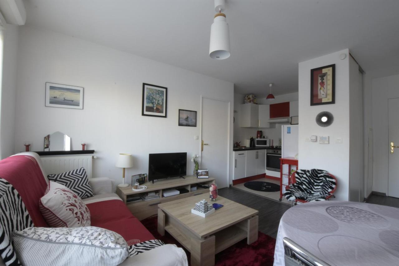Jasmin Apartment รูออง ภายนอก รูปภาพ