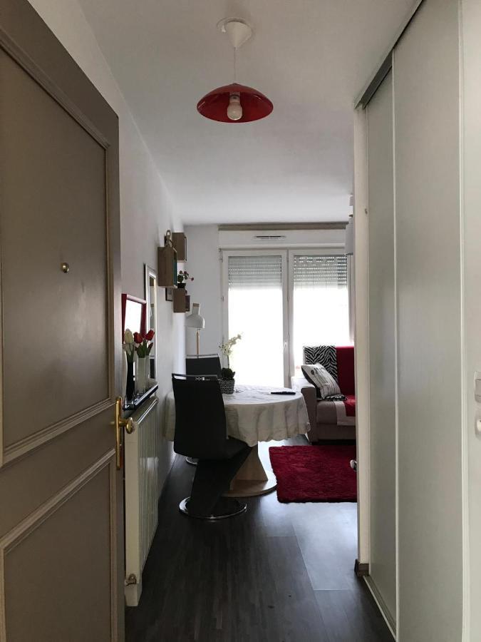 Jasmin Apartment รูออง ภายนอก รูปภาพ