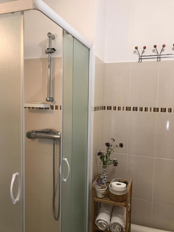 Jasmin Apartment รูออง ภายนอก รูปภาพ