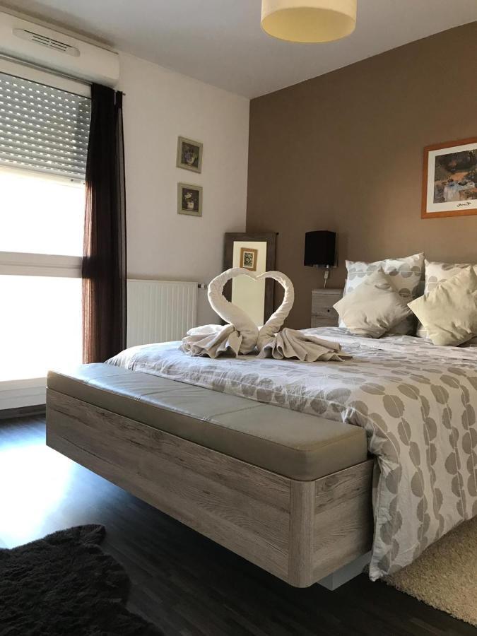 Jasmin Apartment รูออง ภายนอก รูปภาพ